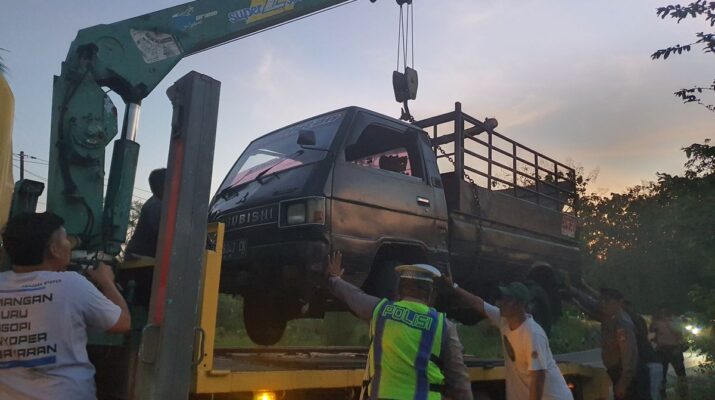Mobil Pikap Pengangkut Hewan Kurban Tabrak Dua Motor di Gunungkidul, Satu Orang Tewas