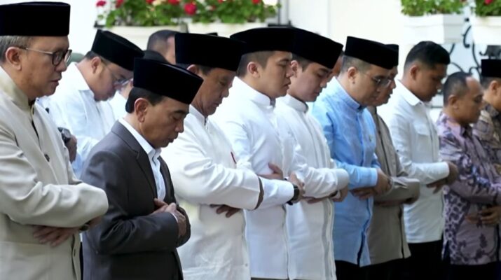 Khatib Singgung Pentingnya Persatuan Umat di Perantauan di Hadapan Prabowo Subianto